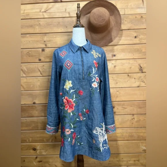 Johnny Was Zipup Shirt Tunic Denim Blue Embroidered Floral Horse Equine Medium - Picture 2 of 12